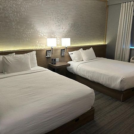 Voco Niagara Falls - The Cadence By Ihg Dış mekan fotoğraf A room at the Hilton Garden Inn in San Francisco