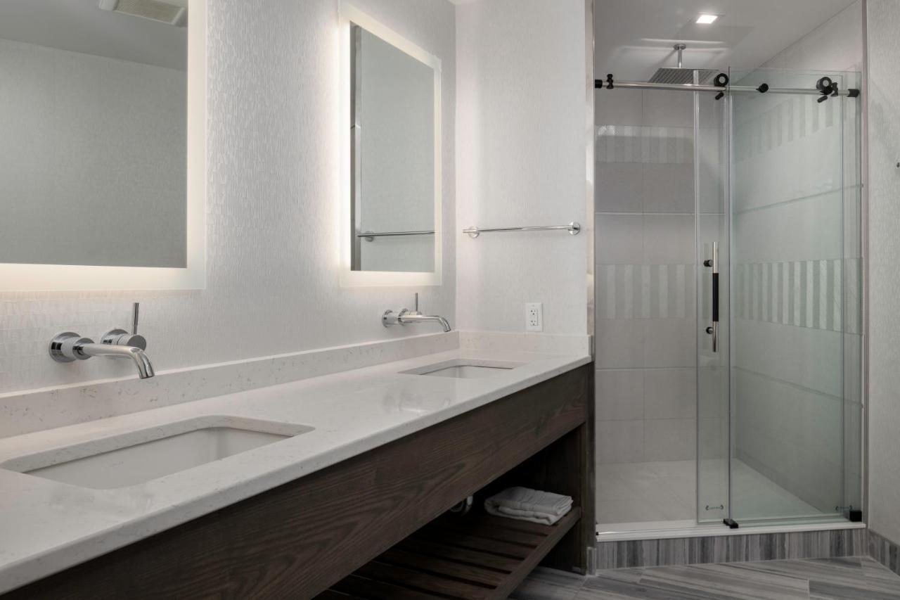 Voco Niagara Falls - The Cadence By Ihg Dış mekan fotoğraf Bathroom